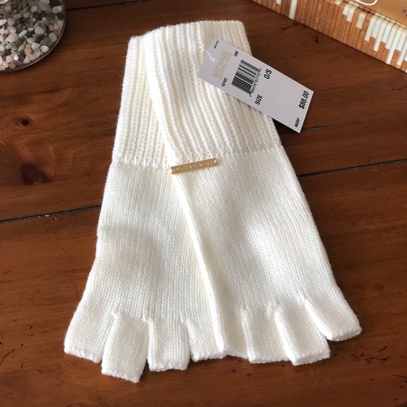 Michael Kors Gloves - Picture 1 of 3